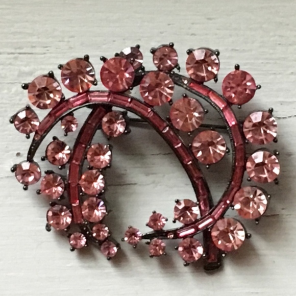 Utterly Divine To Meet You! I'm Donna. - Picture 4 of 8